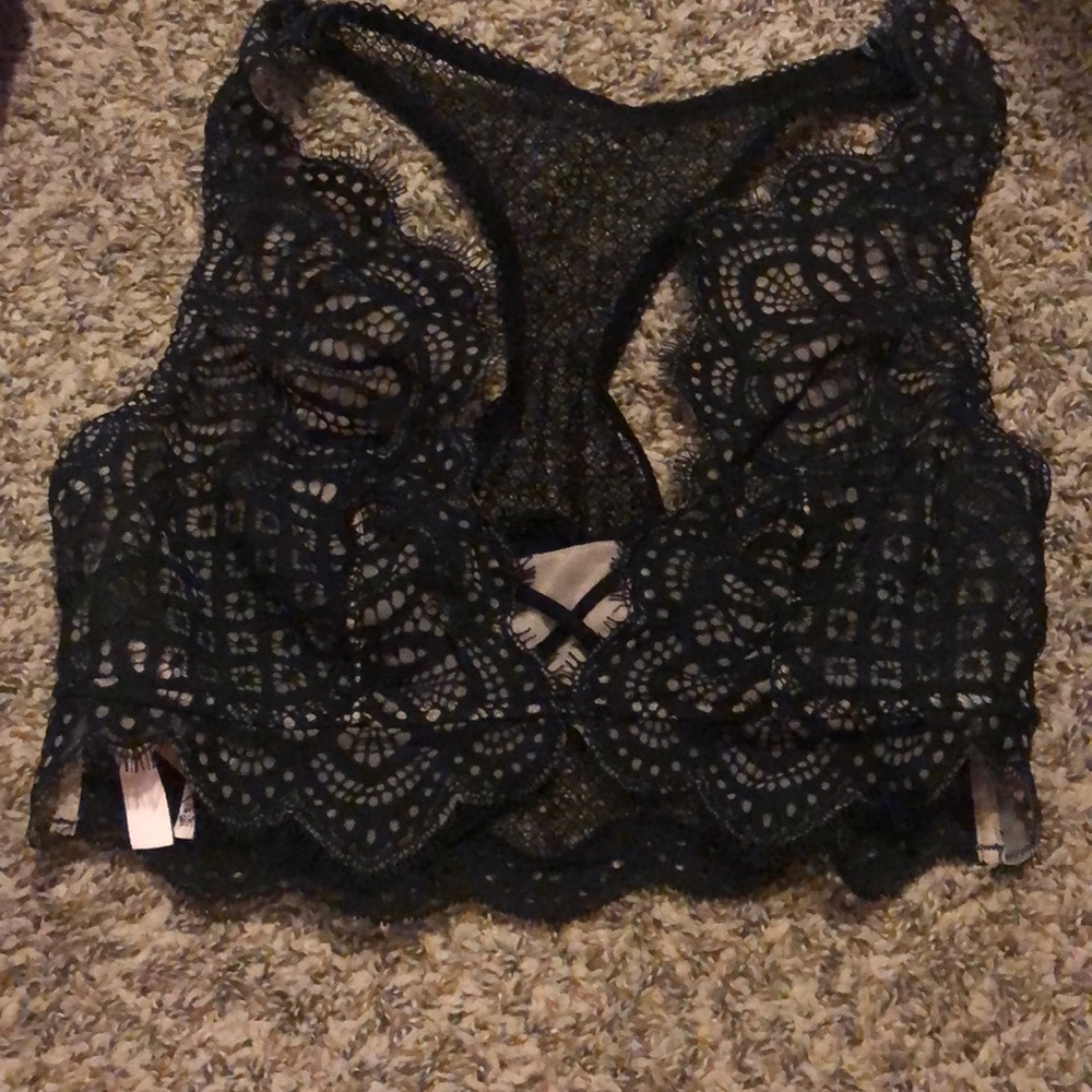 NWT VS BRALETTE!!!!